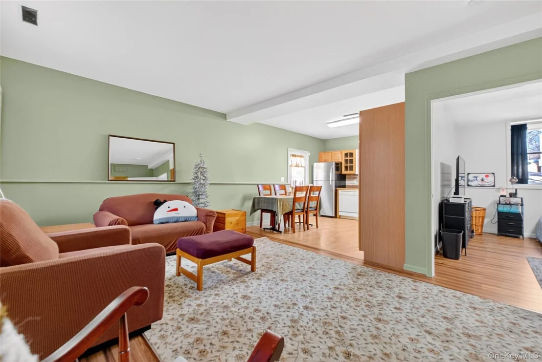 Photo of 387 Cornwall Hill Road