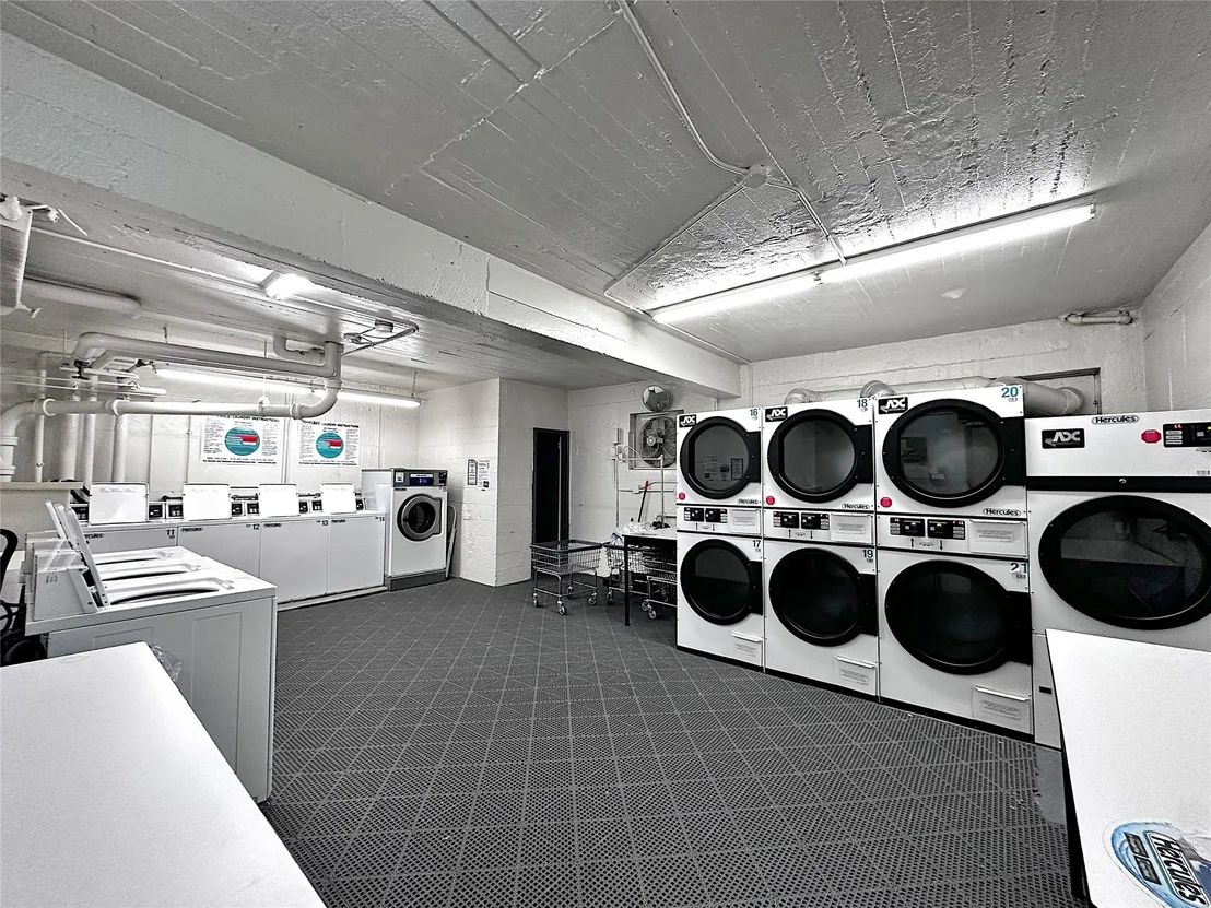 Photo of Unit 3F at 247 Parkview Avenue