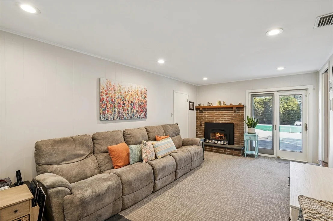 Photo of 19 Sandra Drive