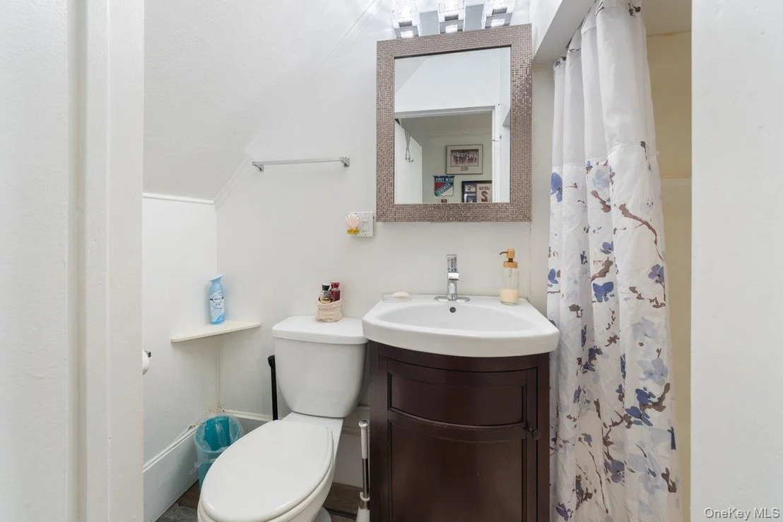 Photo of 902 Dean Avenue