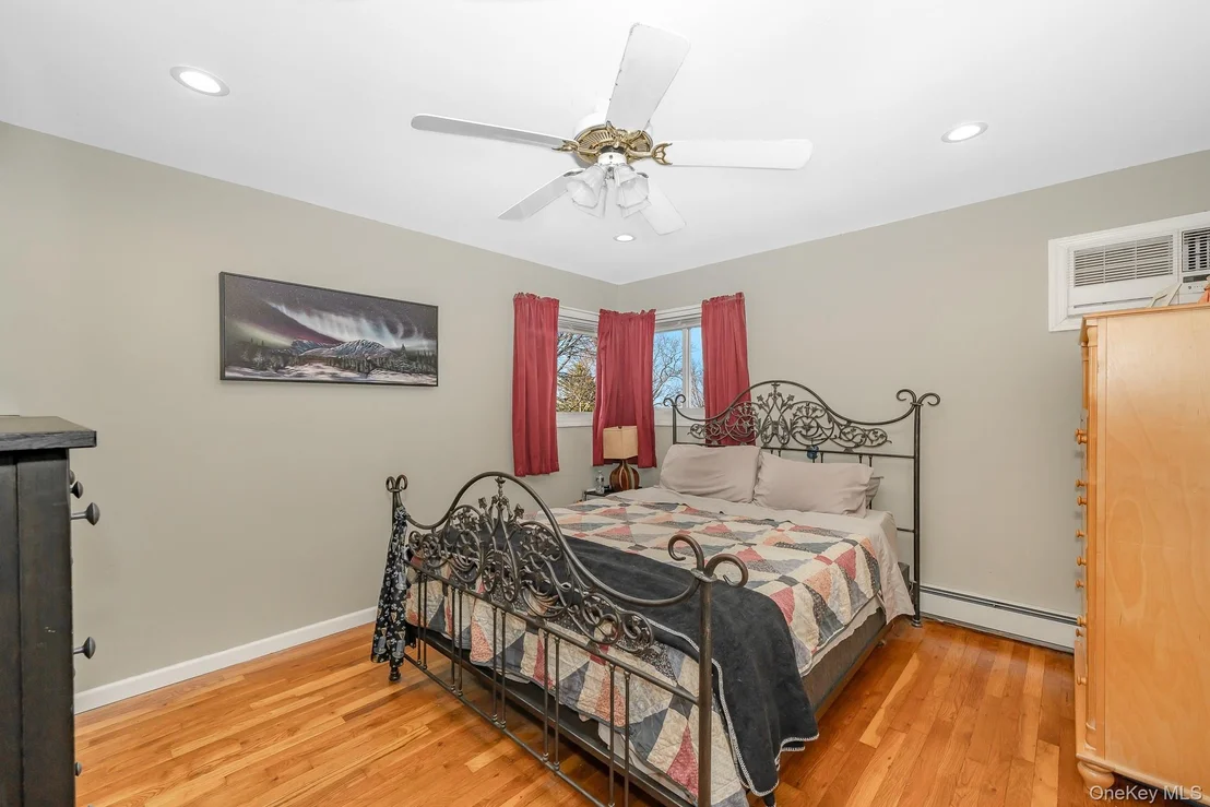 Photo of 827 Bermuda Road