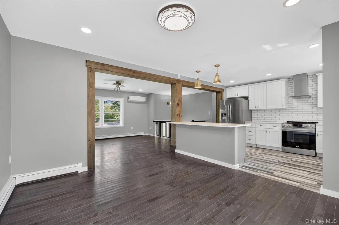 Photo of 619 Creekside Road