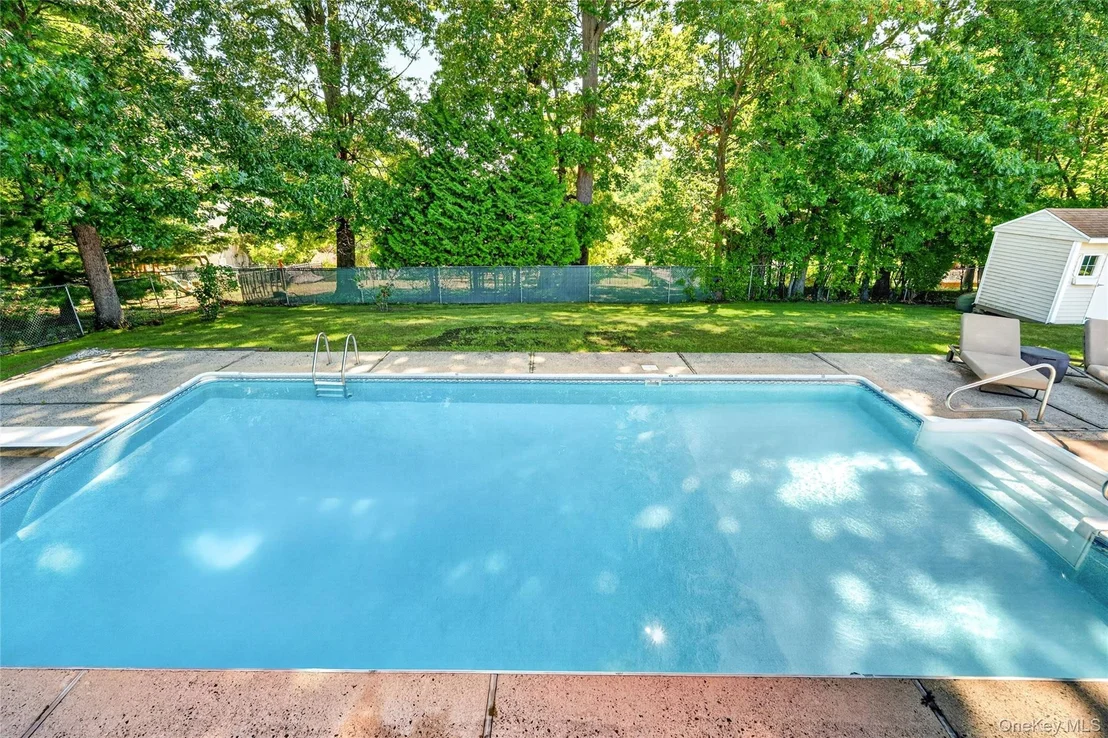 Photo of 4 Rockridge Drive