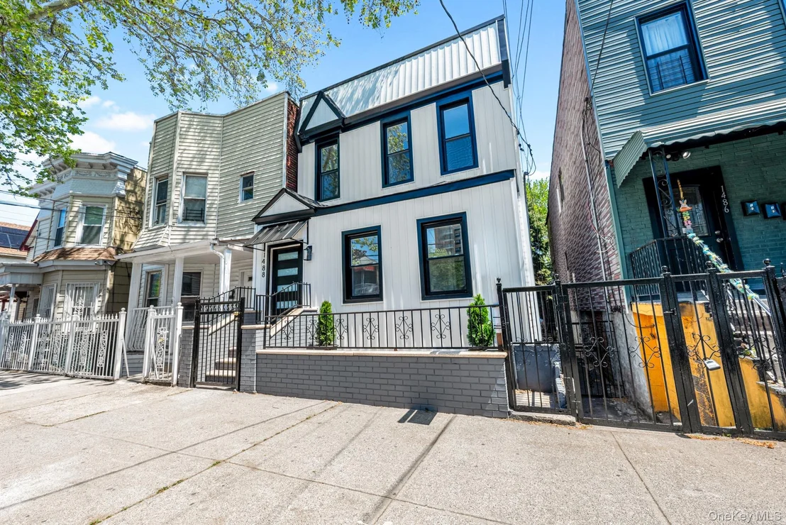 Photo of 1488 Rosedale Avenue