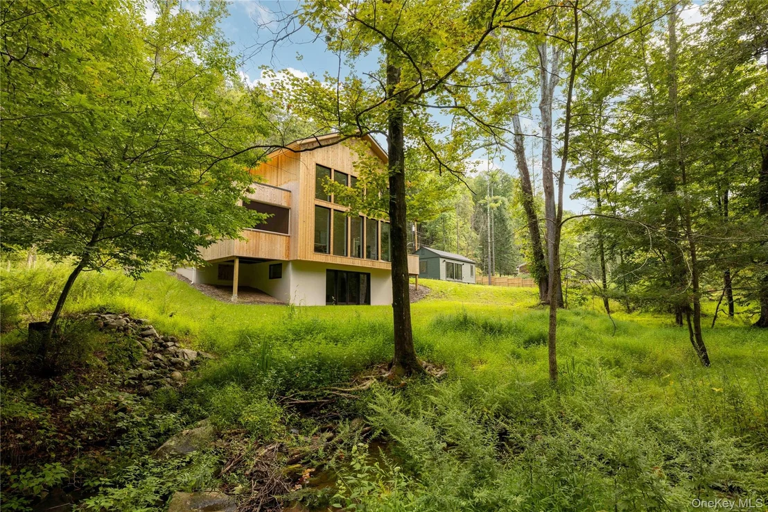 Photo of 332 Mohonk Road
