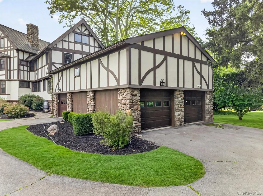 Photo of 157 Arcadia Road