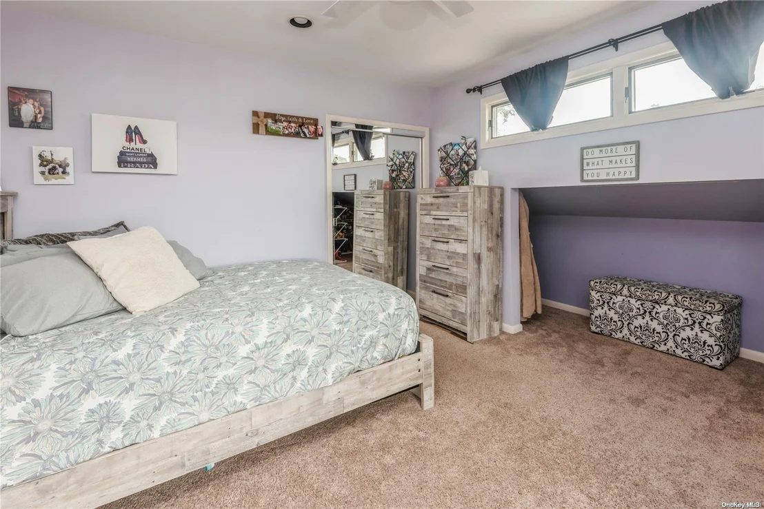 Photo of 830 Willow Road