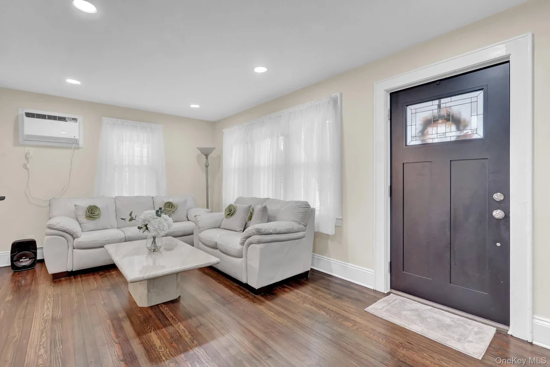 Photo of 44 Brooks Avenue