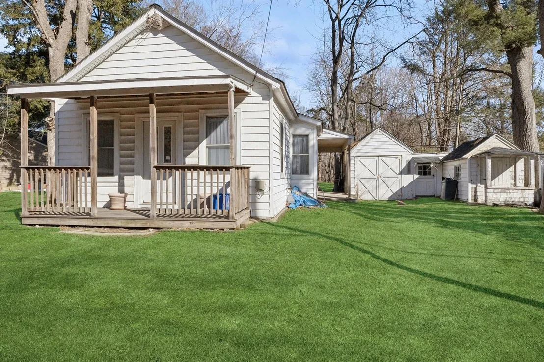 Photo of 807 Meadow Road