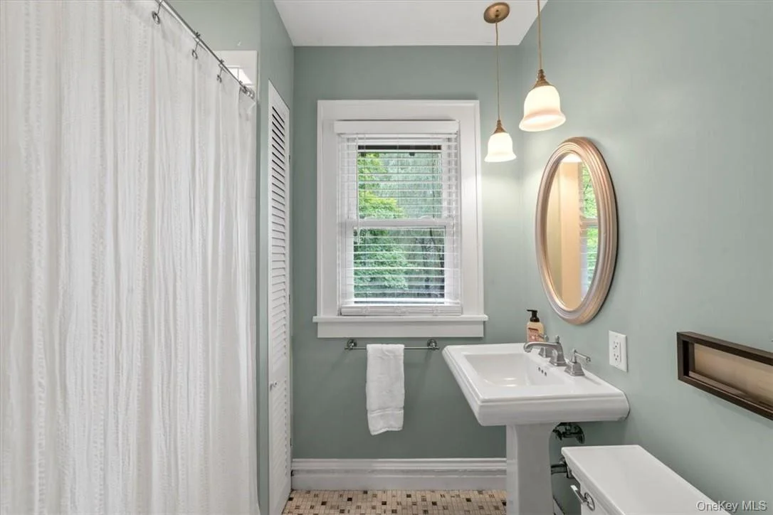 Photo of 28 Inningwood Road