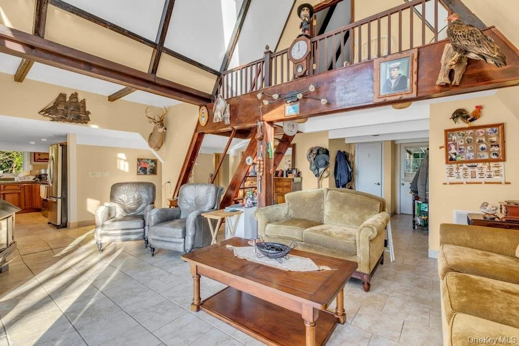 Photo of 995 Red Fox Road