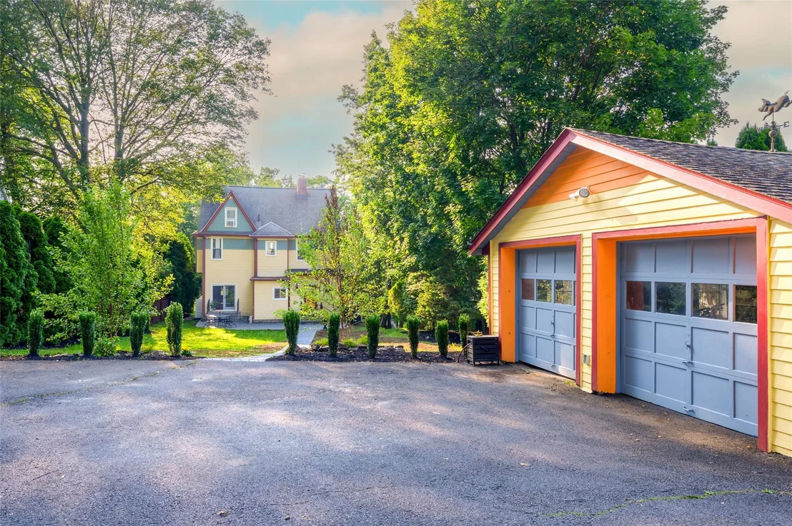 Photo of 33 Ridge Road