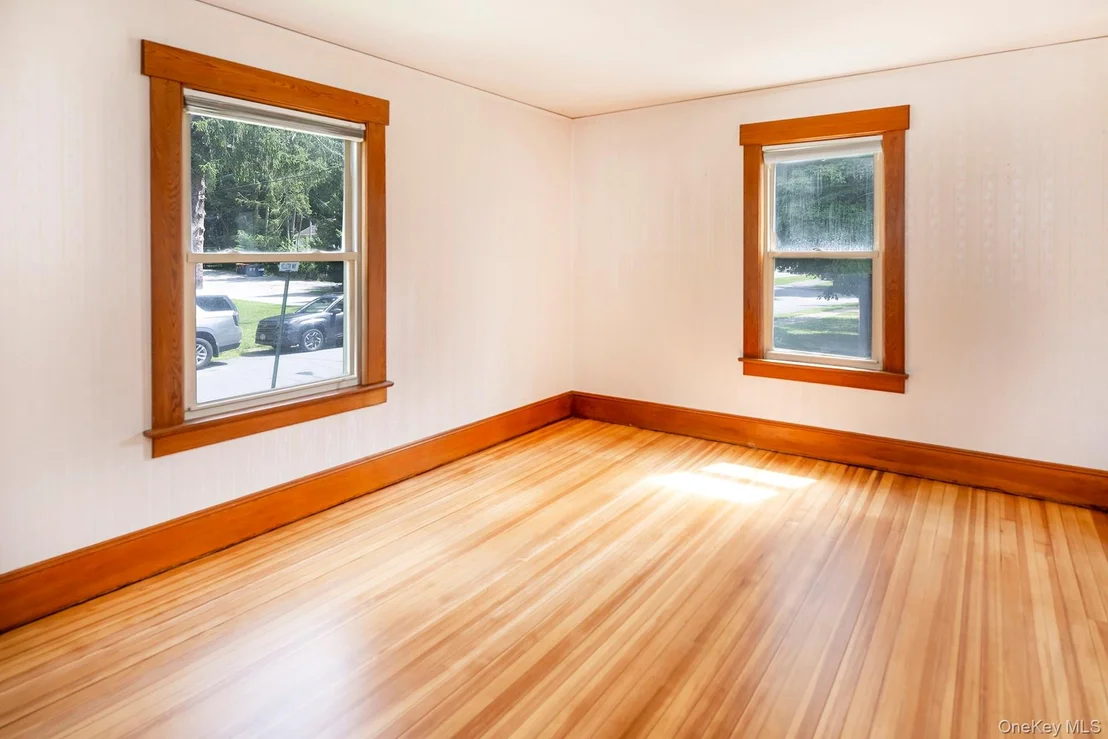Photo of 7 Maple Avenue