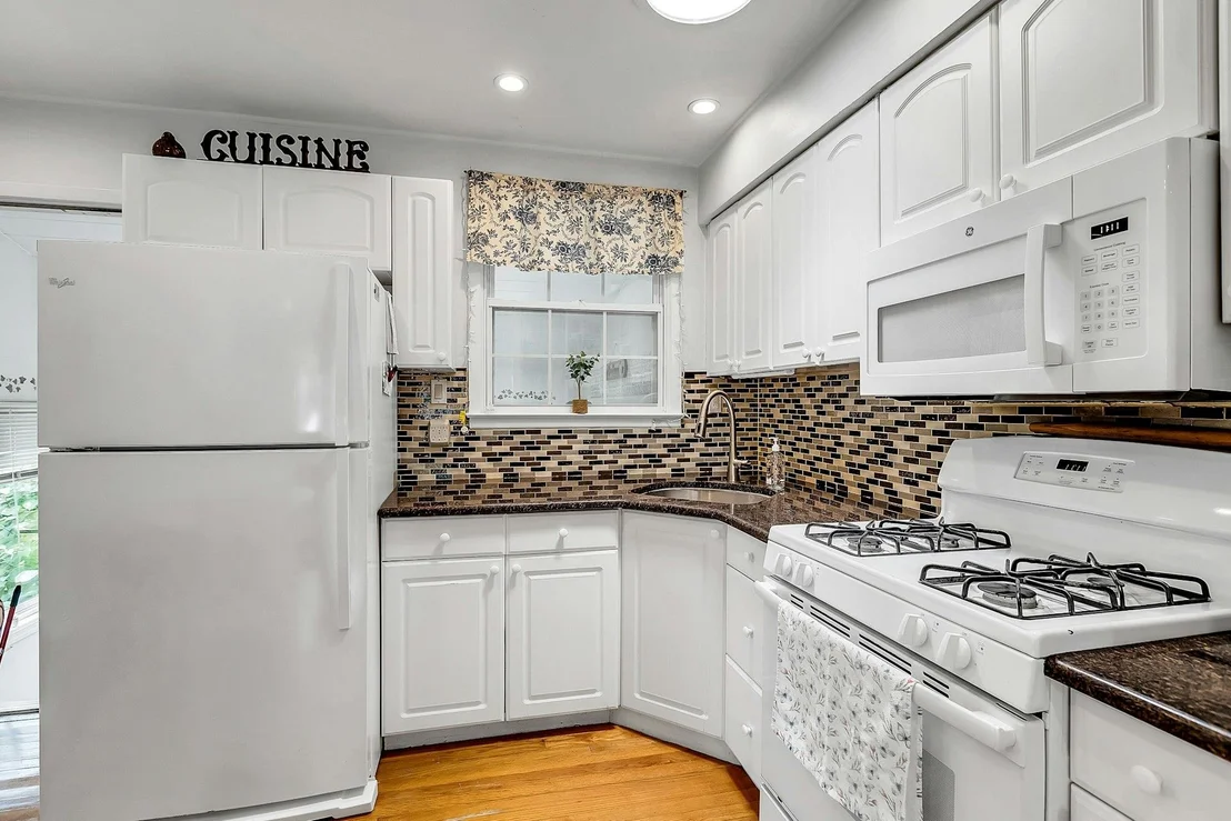 Photo of 15 Robbins Avenue