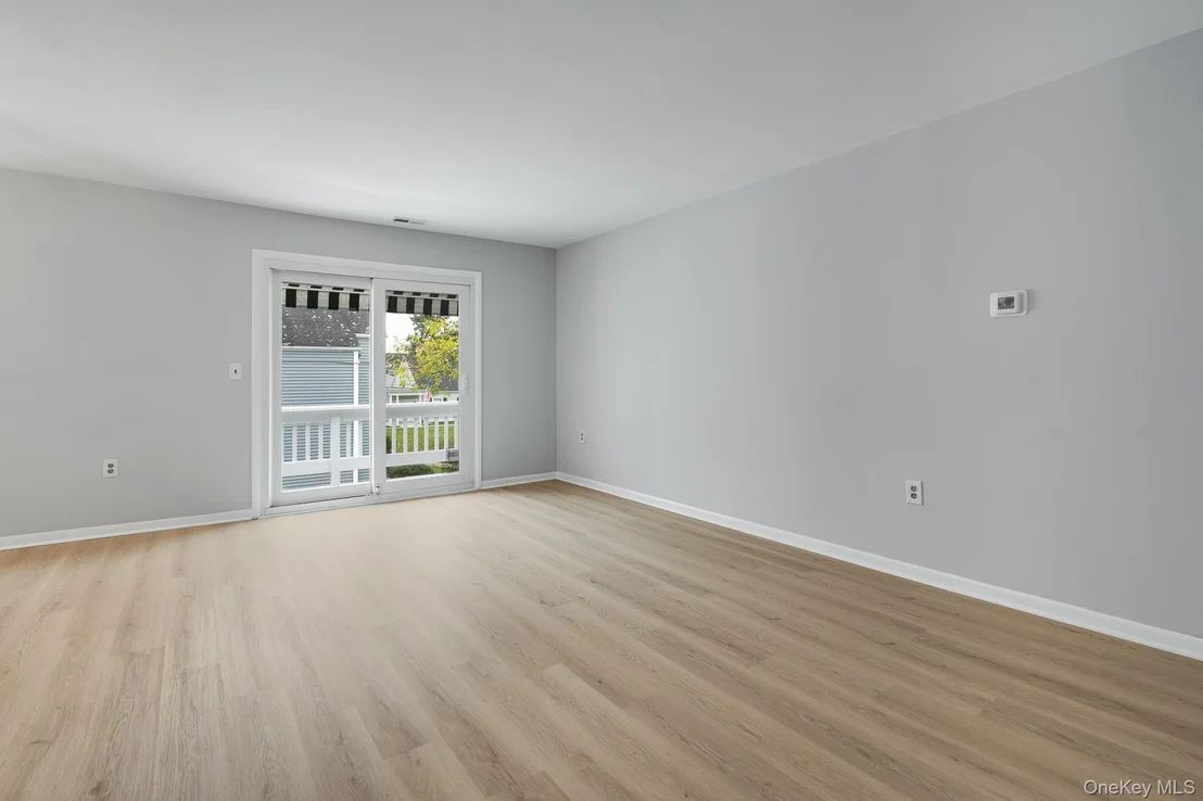 Photo of Unit F at 902 Commons Way