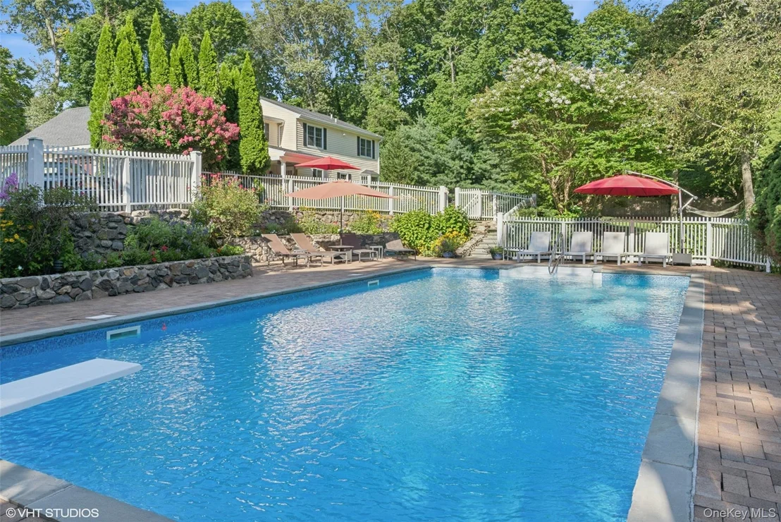 Photo of 2 Hawk Drive