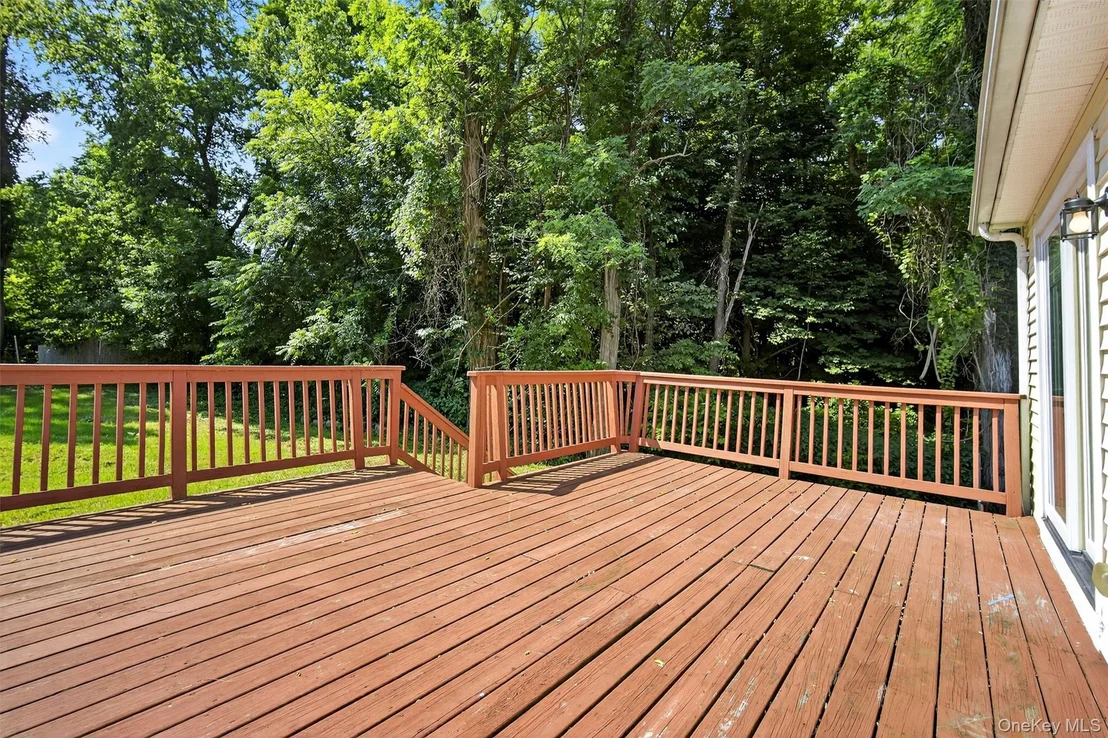 Photo of 619 Creekside Road