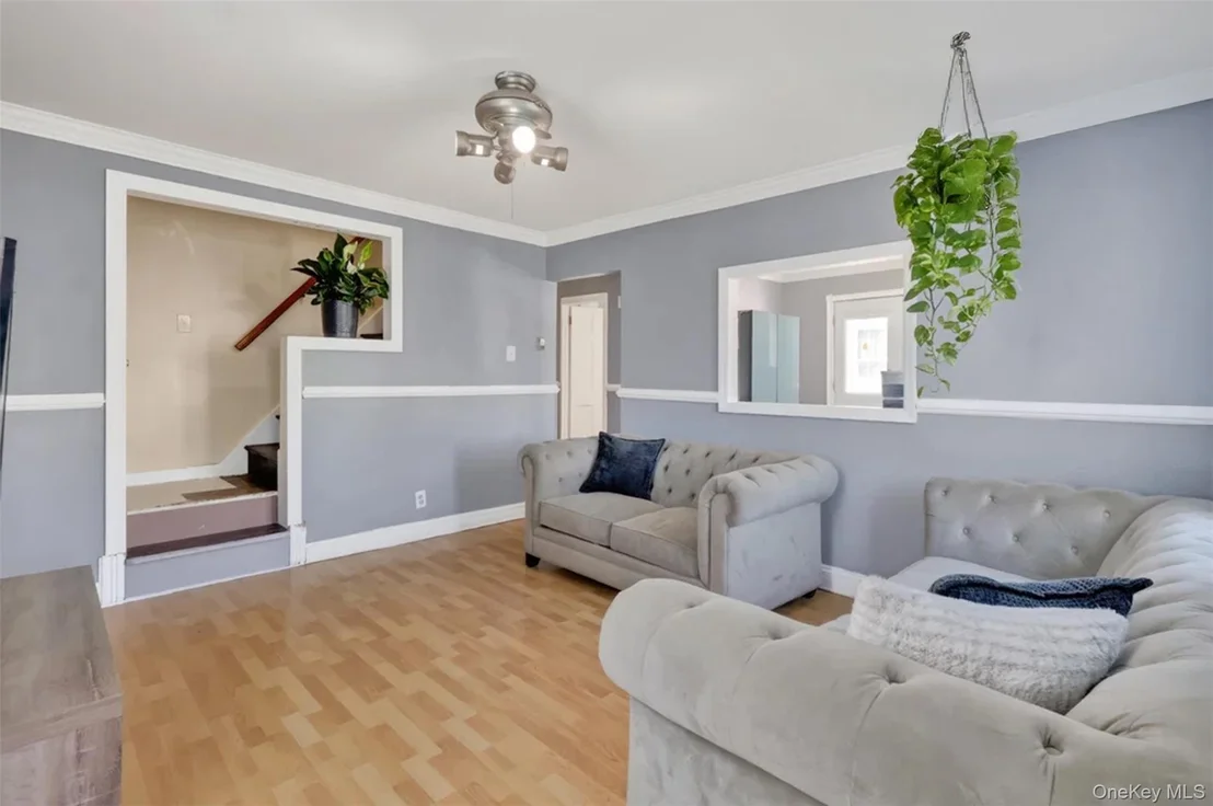Photo of 1069 Phoebe Street