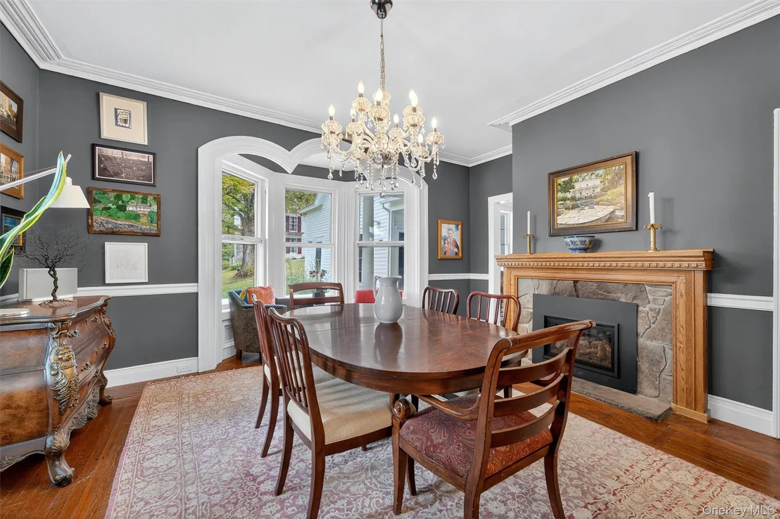 Photo of 1657 River Road