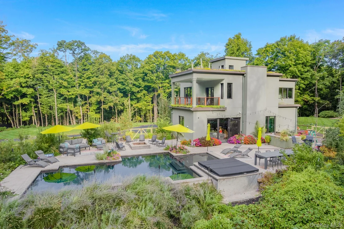 Photo of 215 Smith Road