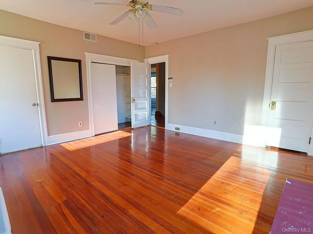 Photo of 113 Hooker Avenue