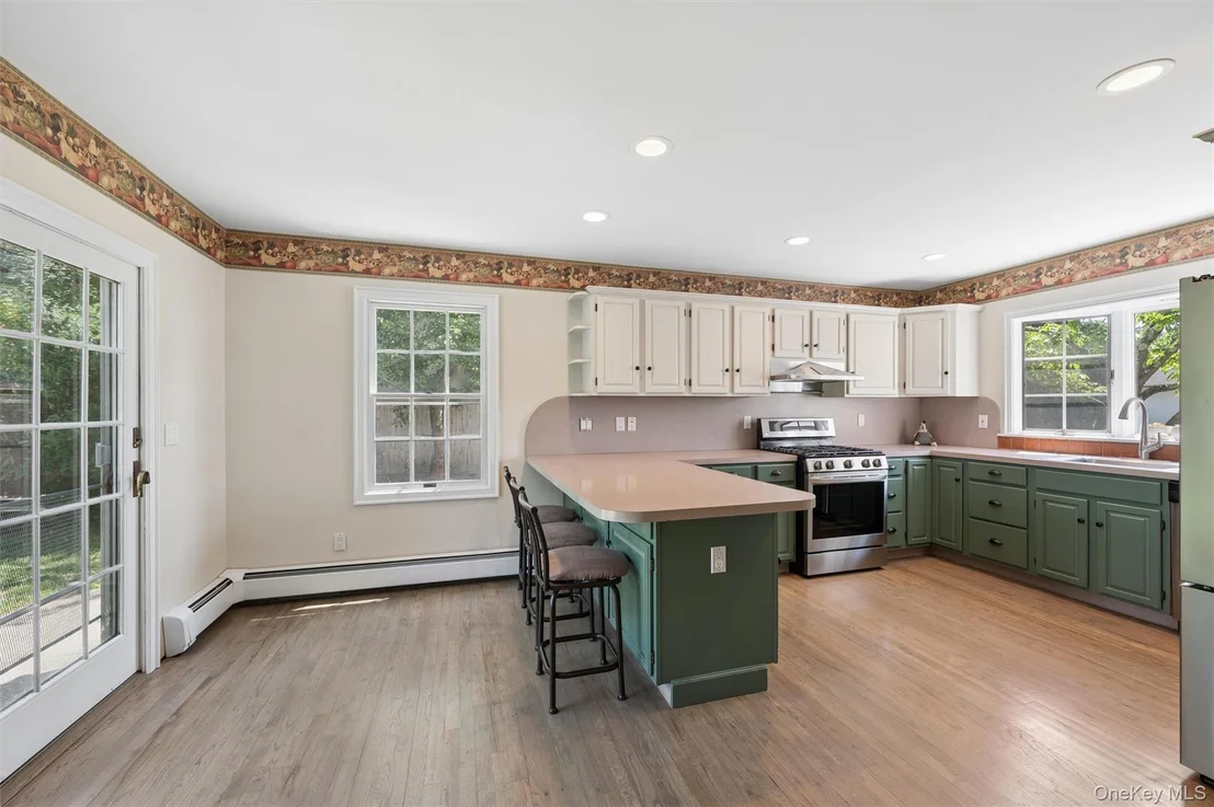 Photo of 138 Hallock Street