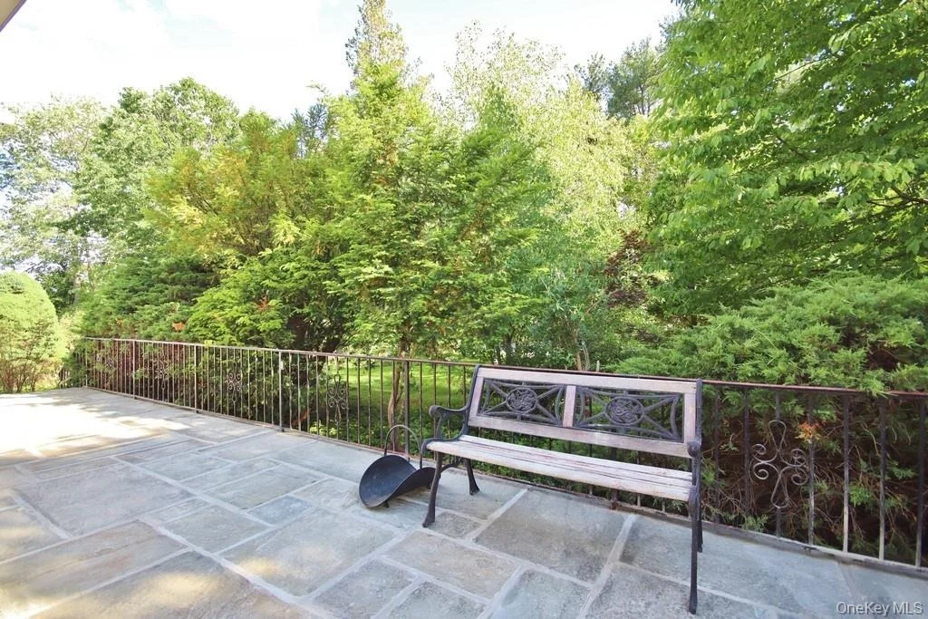 Photo of 10 Lakeview Road