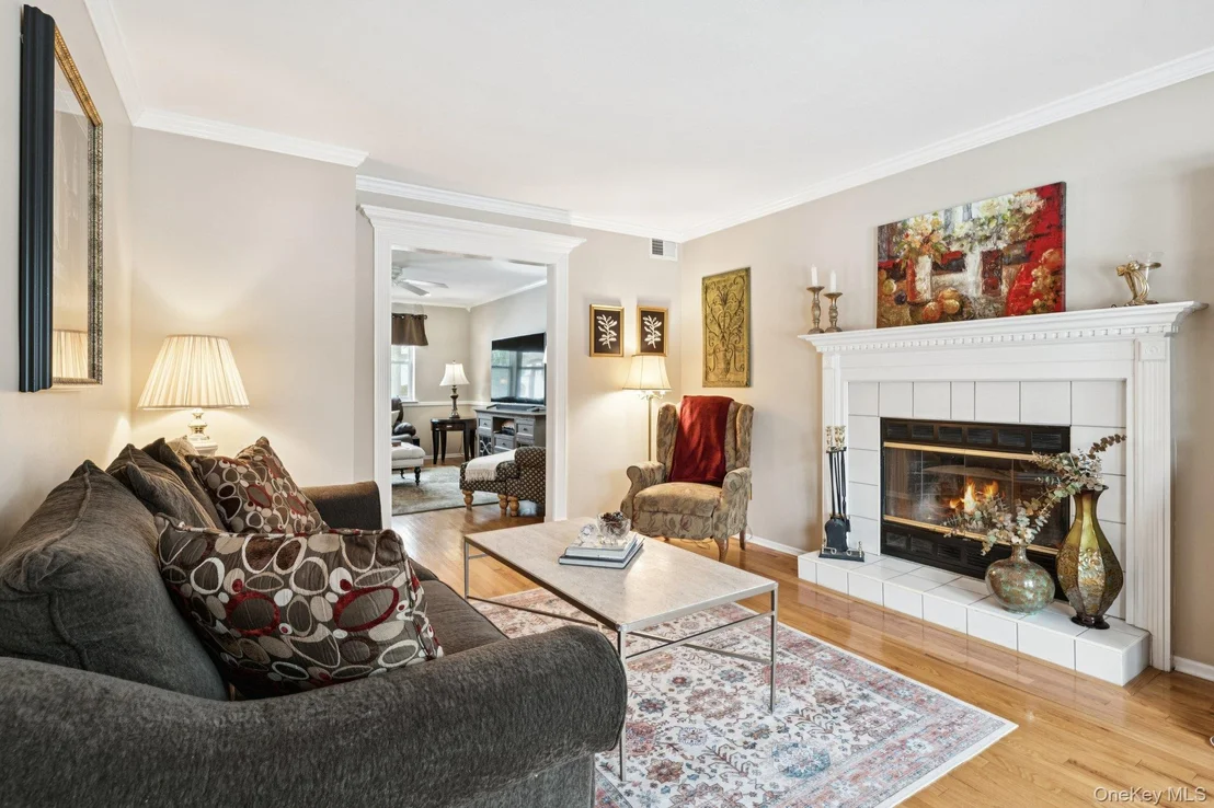 Photo of 2 Robert Crescent