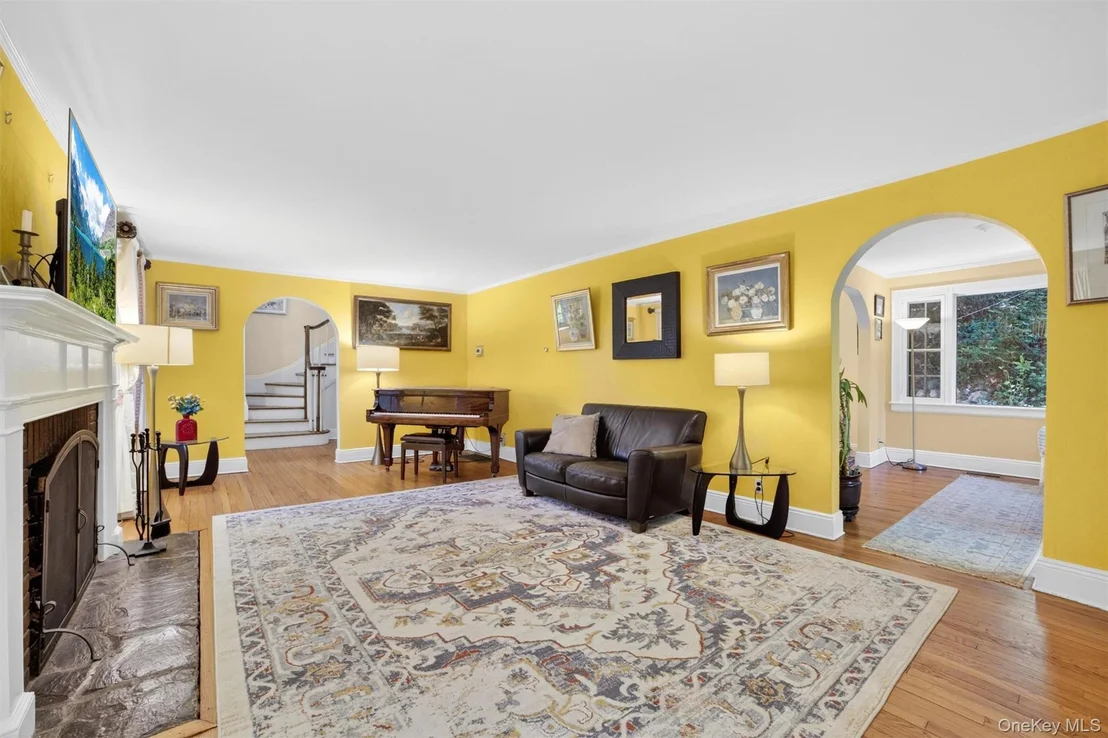 Photo of 77 Edgemont Road