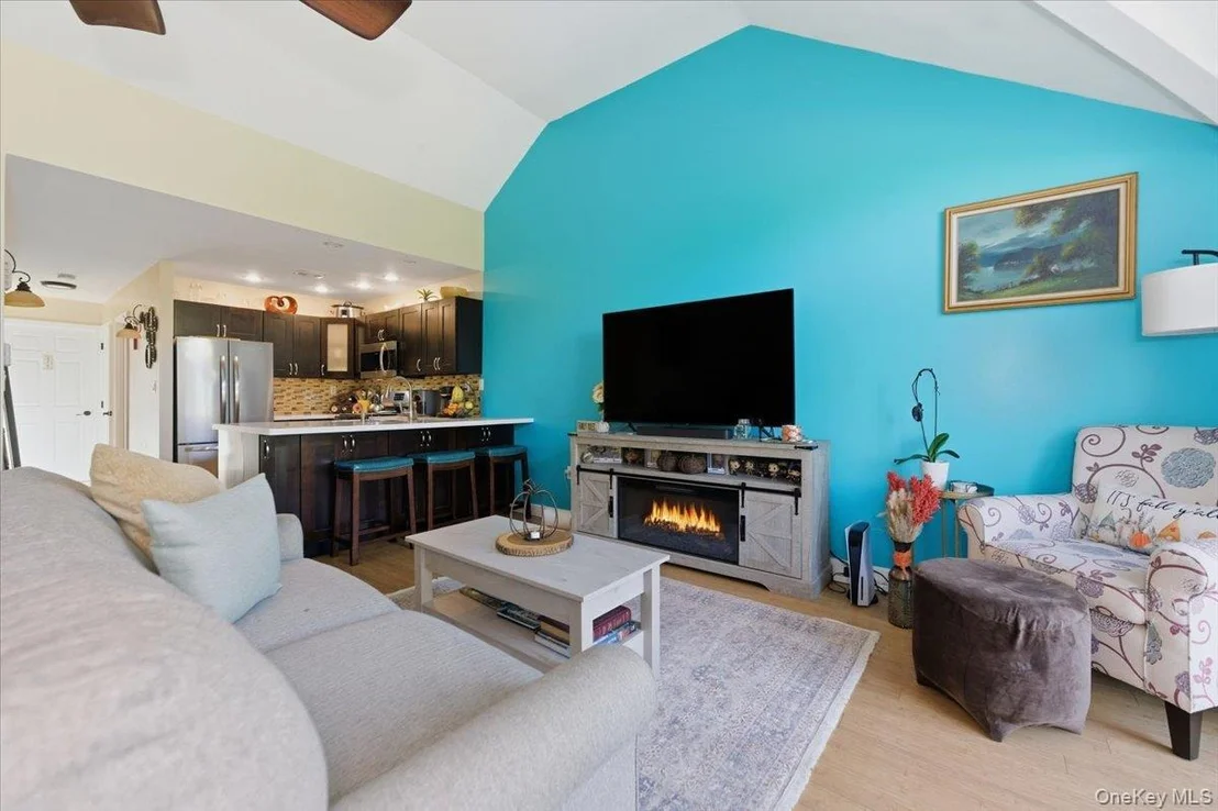 Photo of Unit 3 at 2853 Ely Avenue