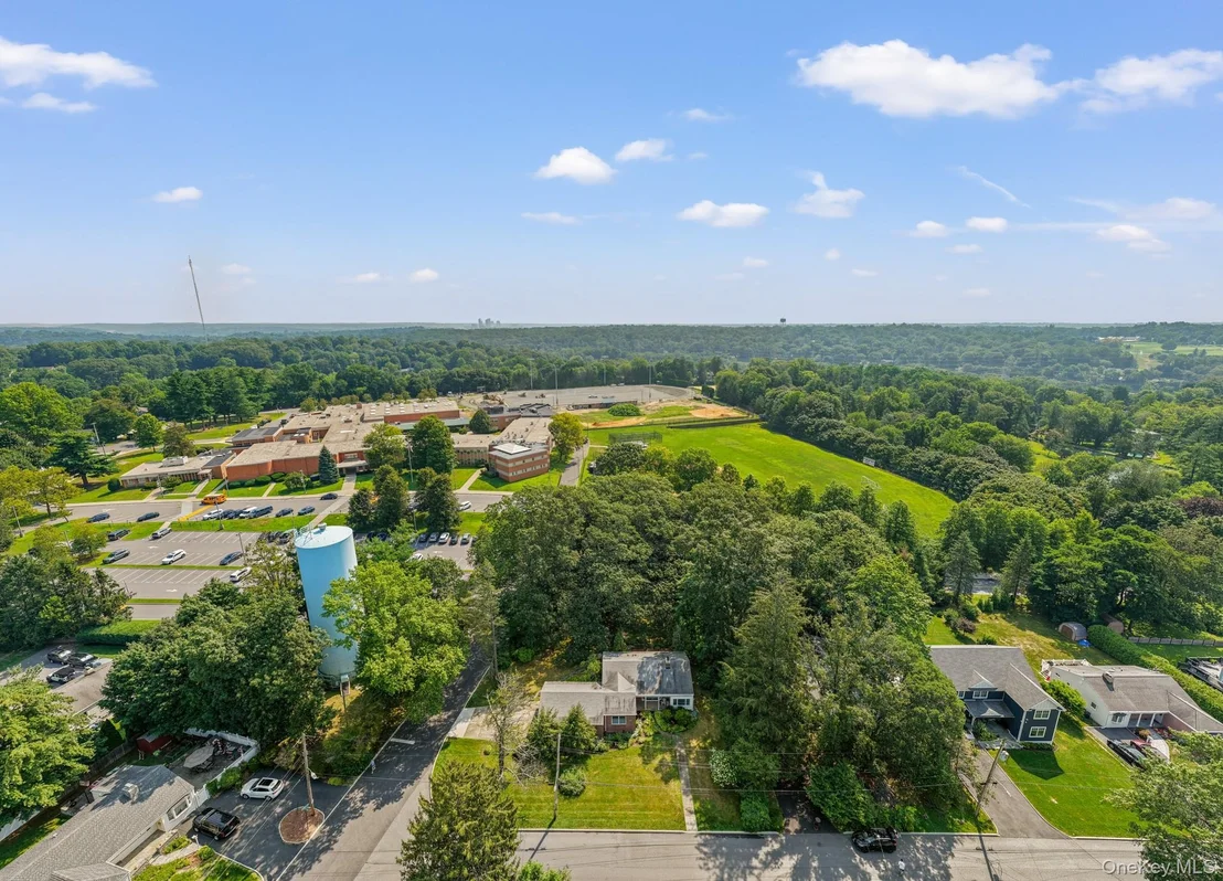 Photo of 33 Overlook Road