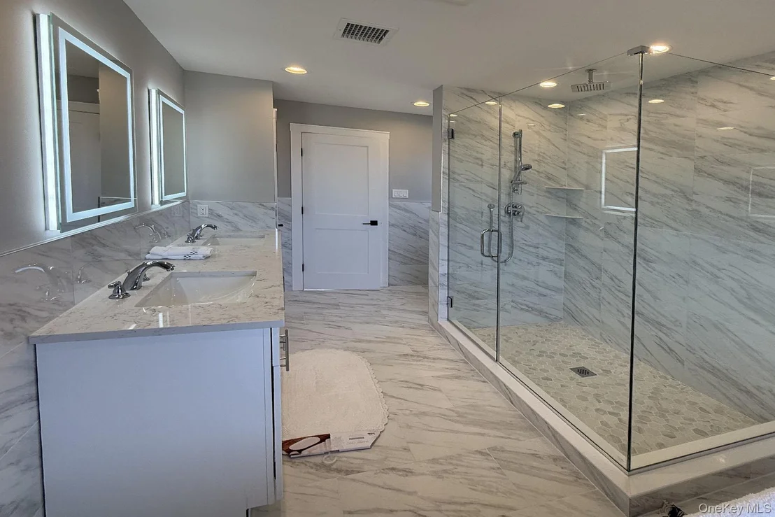 Photo of 255 Maple Avenue