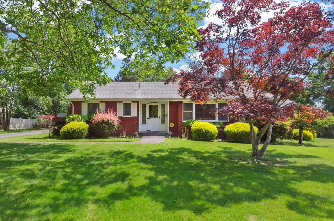 Photo of 16 Colonial Drive