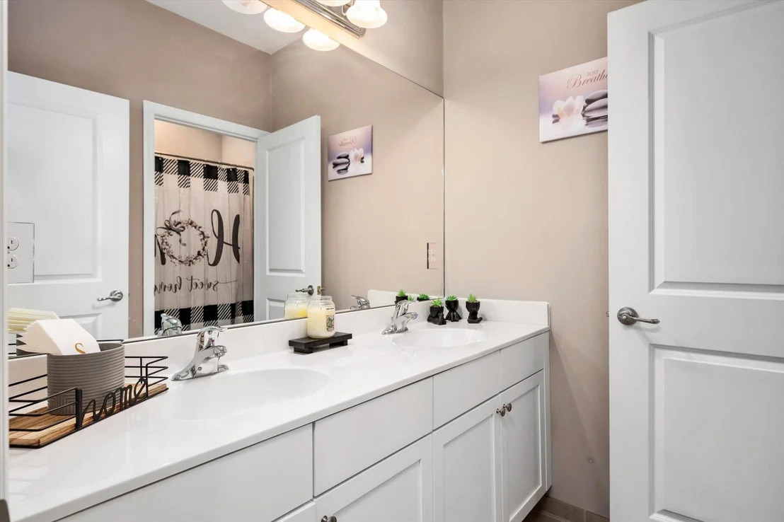 Photo of 15 Pondview Circle
