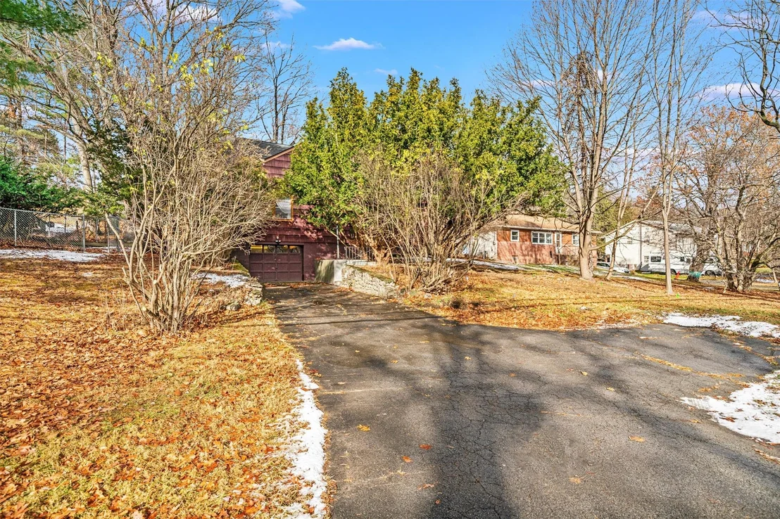 Photo of 144 Lakes Road