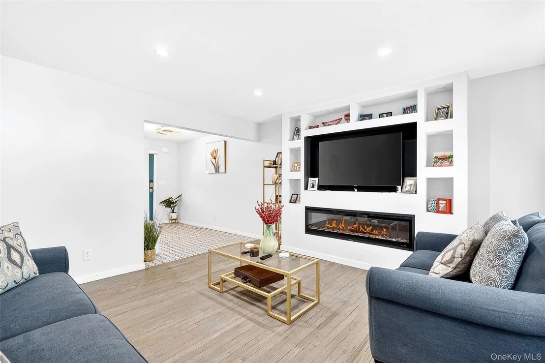 Photo of 53 Hazelton Road