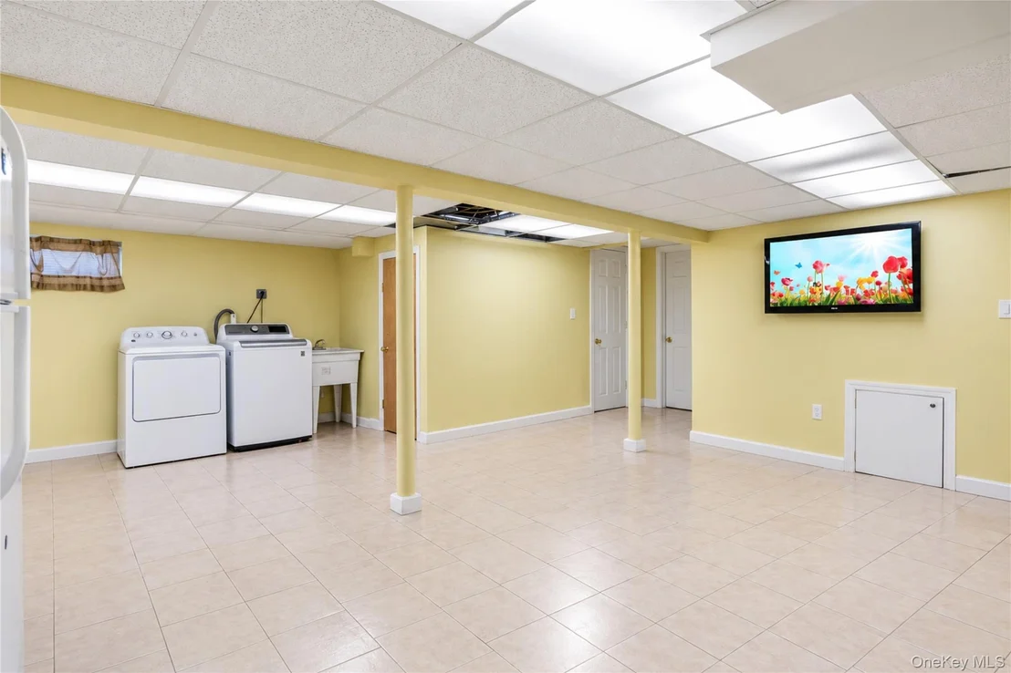 Photo of 1691 Ivanhoe Drive