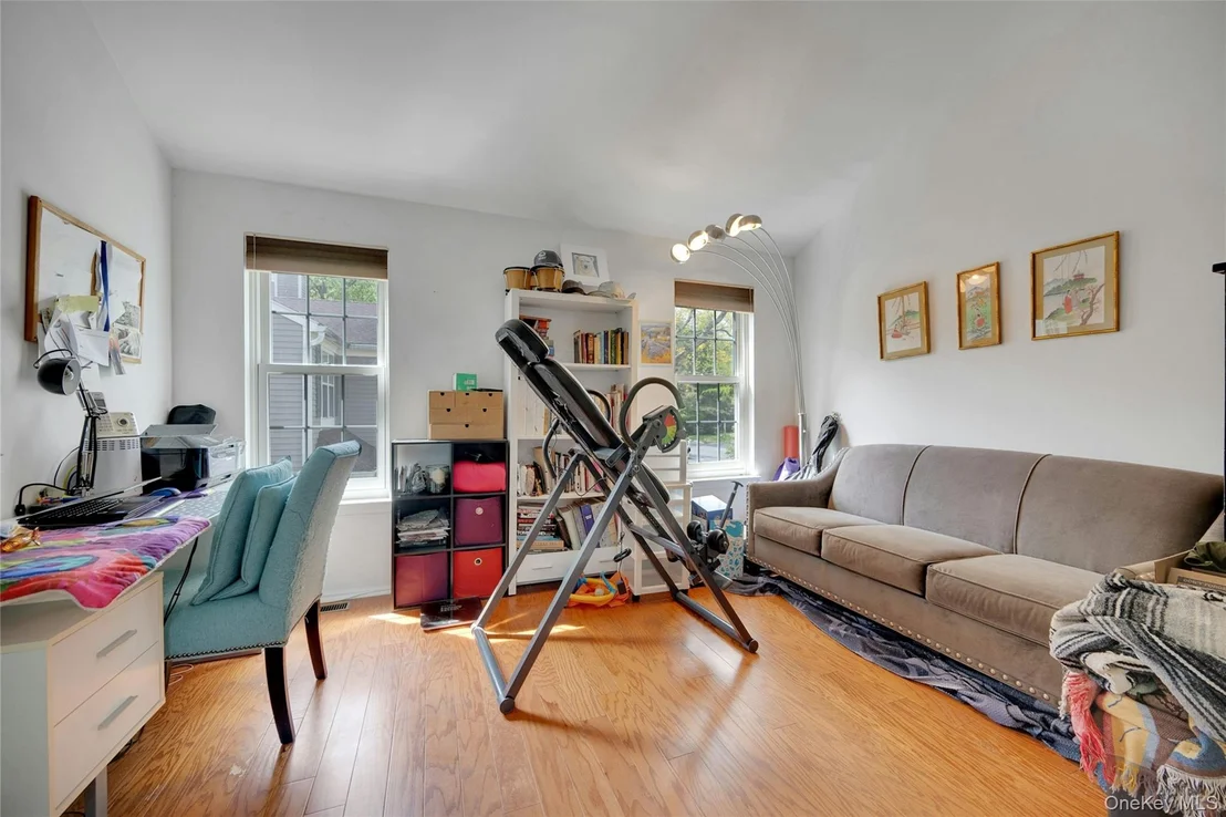 Photo of 1102 Pondside Drive