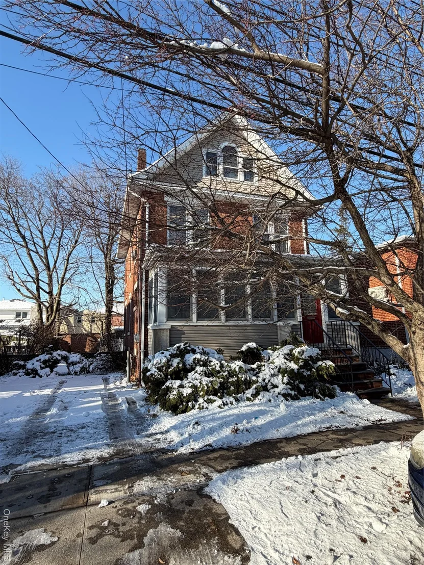 Photo of 4032 195th Street