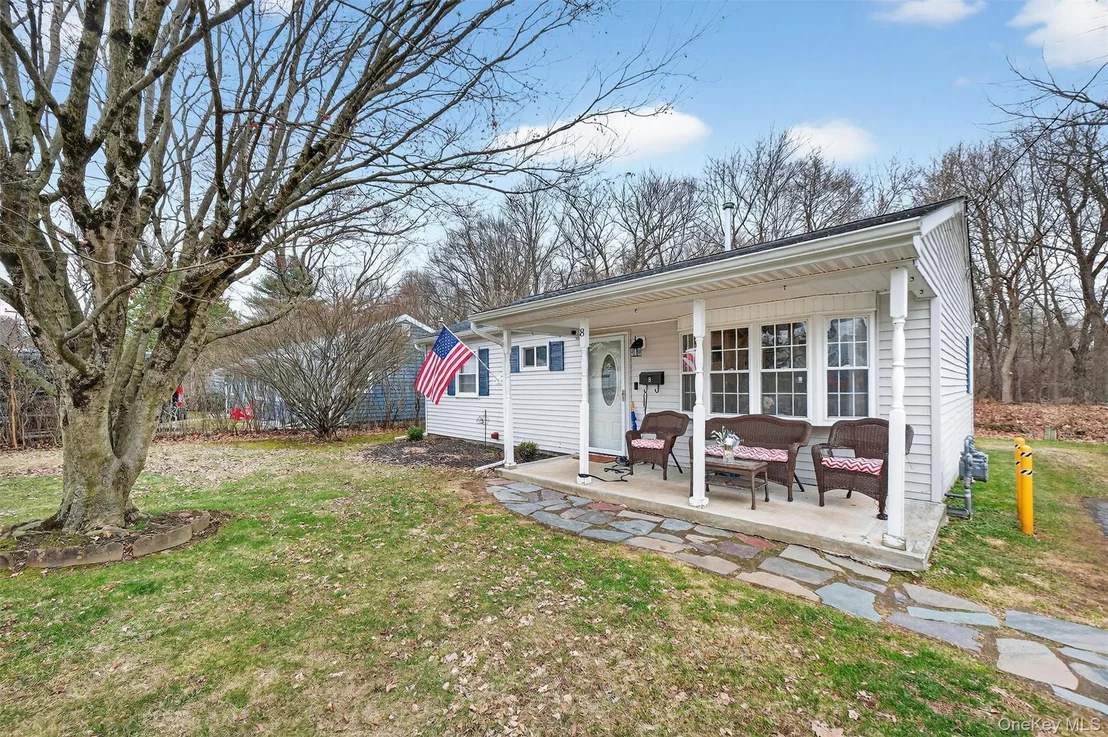 Photo of 8 Van Wyck Drive