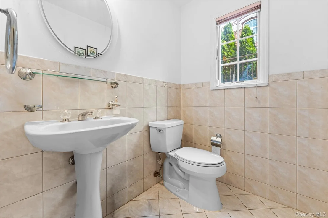 Photo of 335 Cresthaven Lane