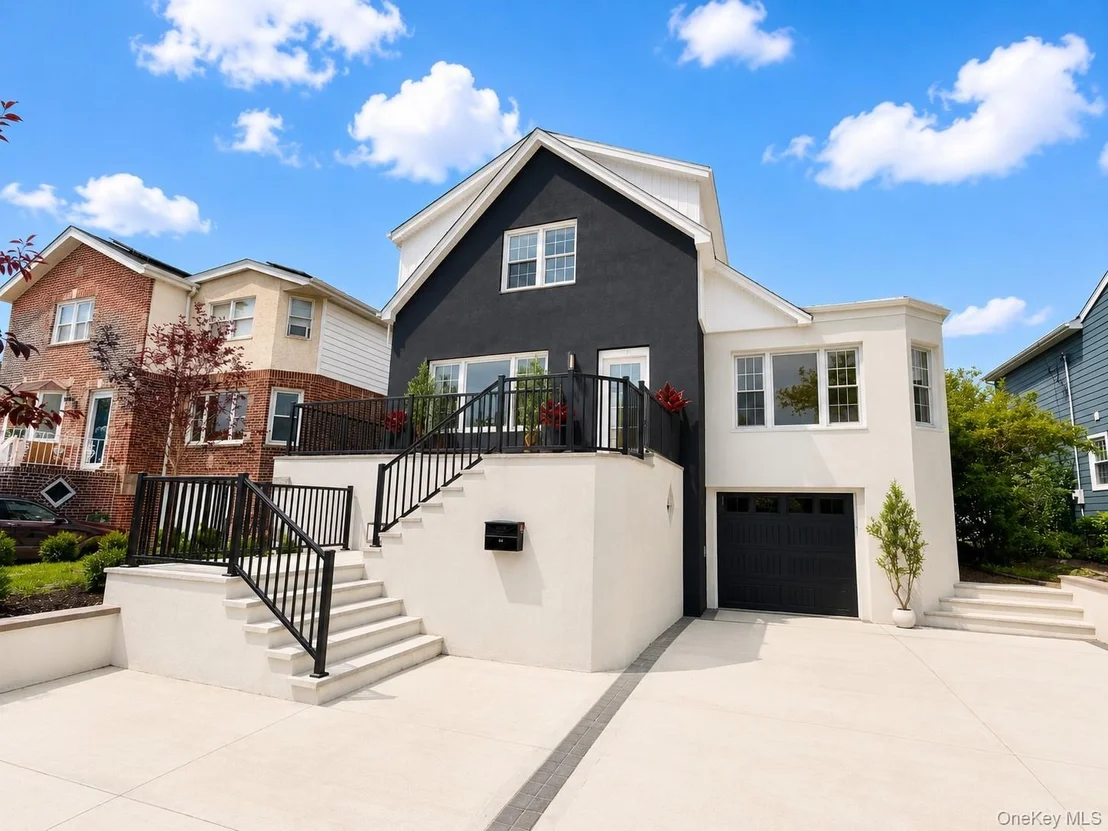 Photo of 449 W Beech Street