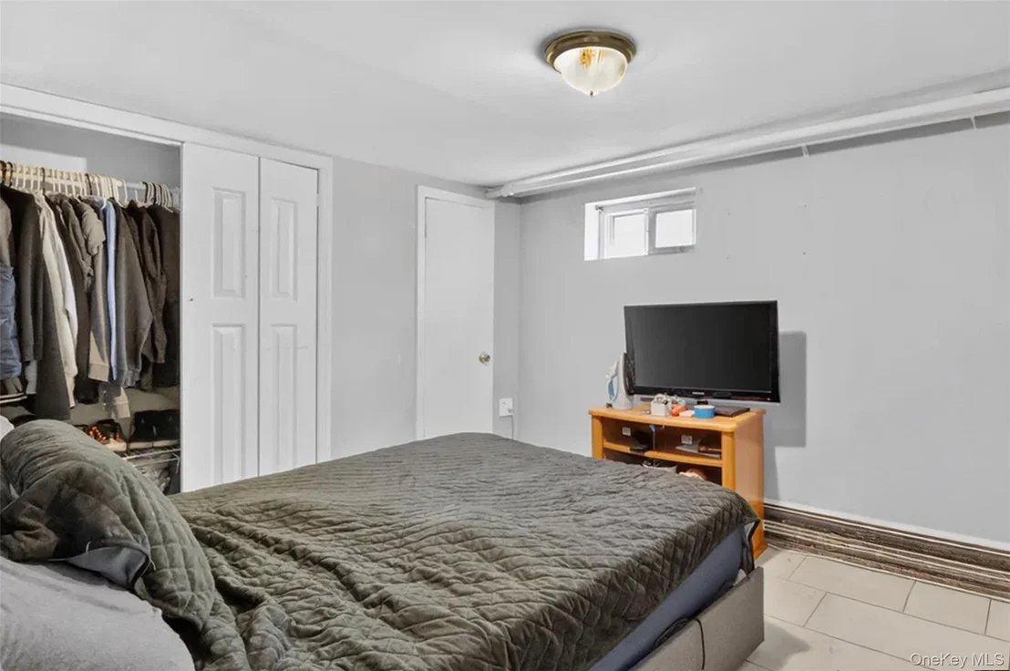 Photo of 1069 Phoebe Street