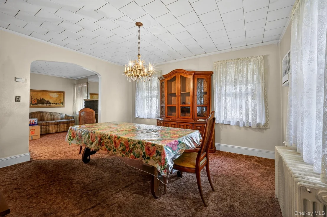 Photo of 3512 Utopia Parkway