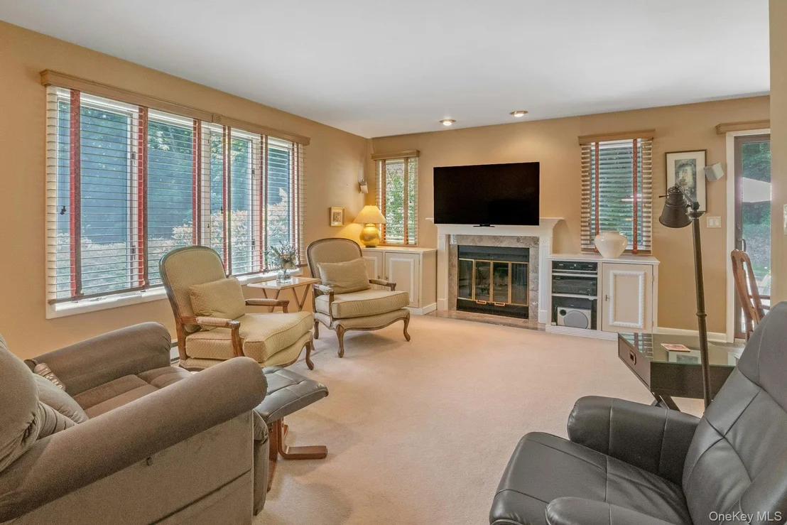 Photo of 35 Krystal Drive