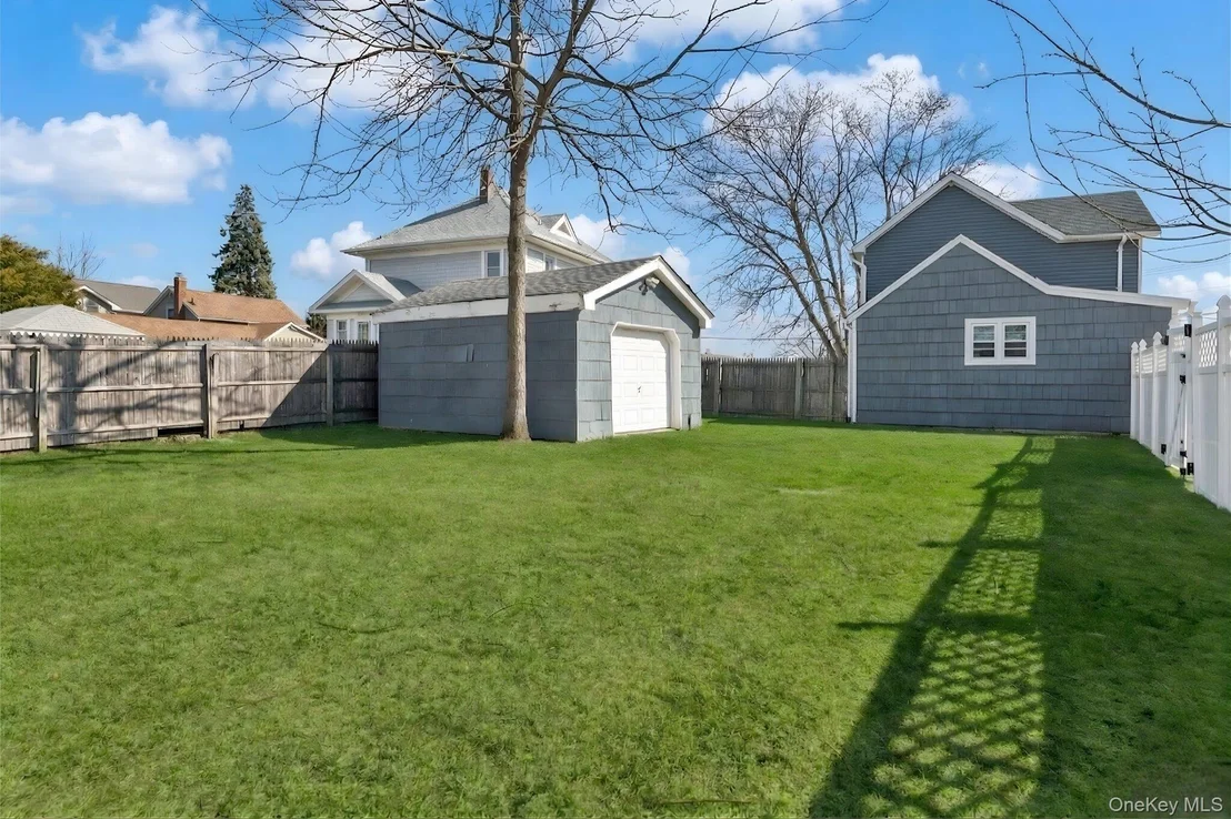 Photo of 72 Waverly Avenue