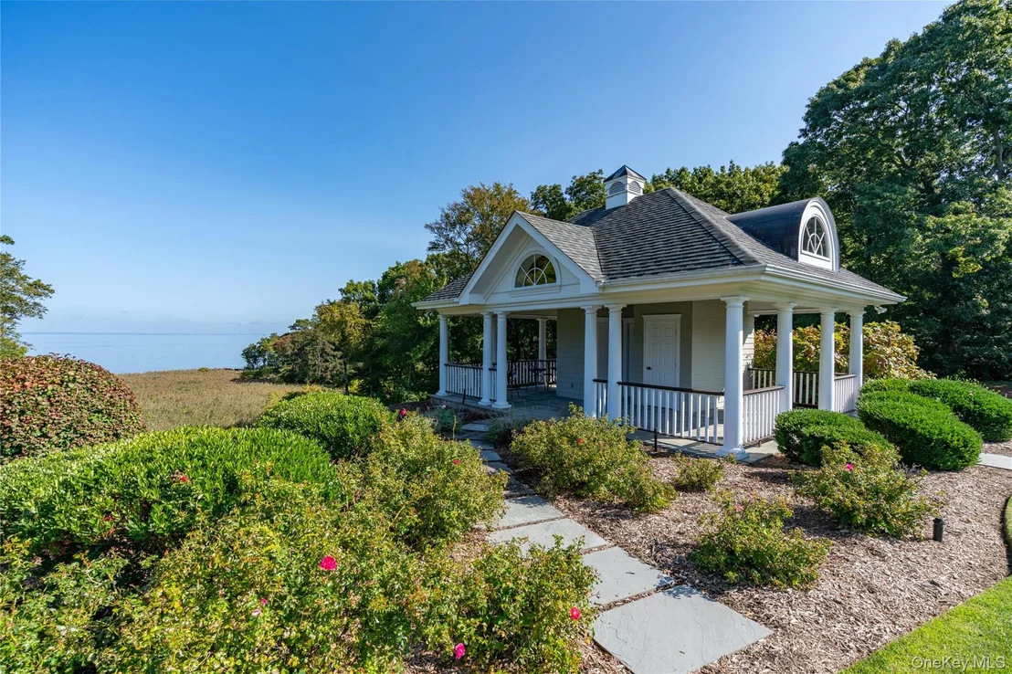 Photo of 697 Short Beach Road