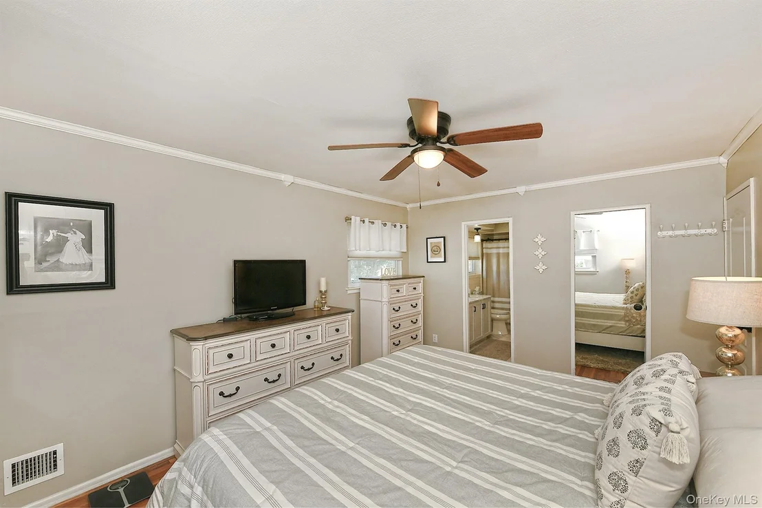 Photo of 42 Montrose Drive