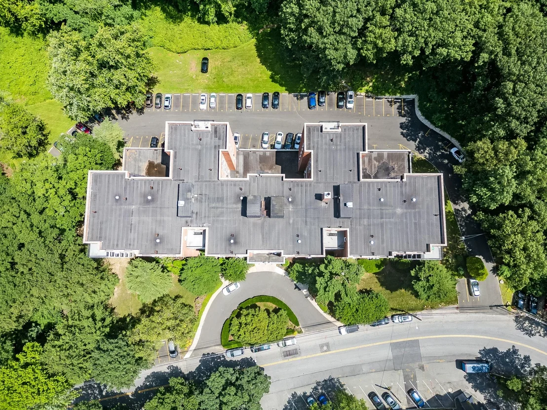 Photo of Unit 4E at 1133 Midland Avenue