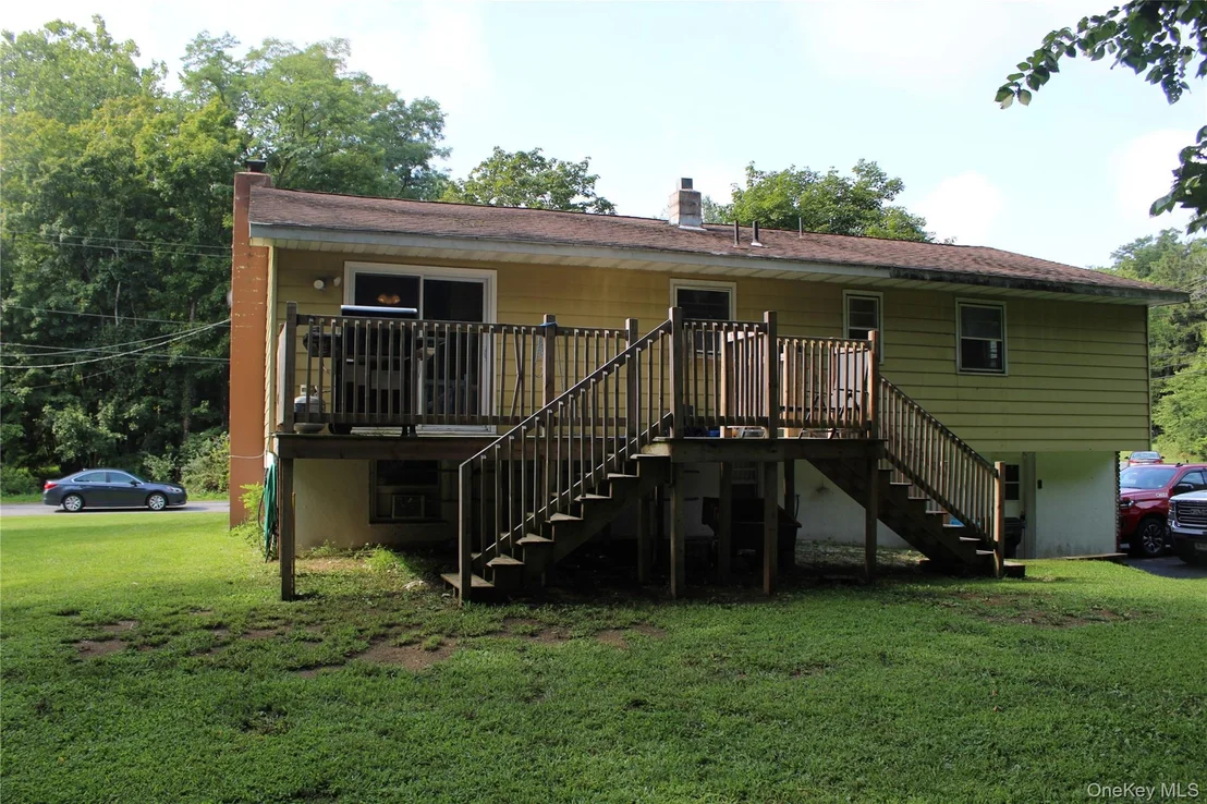Photo of 230 Roosevelt Road